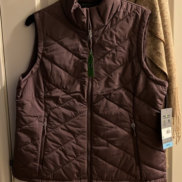 Free Country FreeCycle Lightweight Warmth Synthetic Fill Quilted Vest (Purple L) - Picture 3 of 5